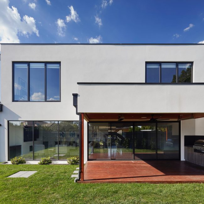 r-architecture-mHJiuZx2b8M-unsplash